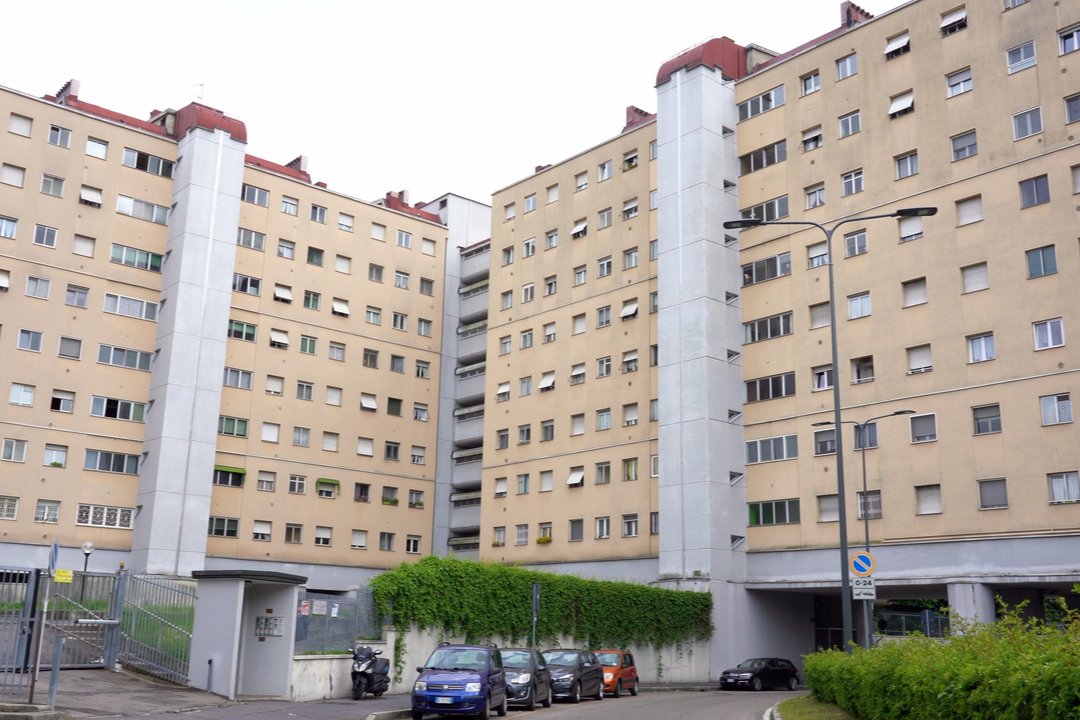 Palazzoni-popolari-beige-Milano.jpg