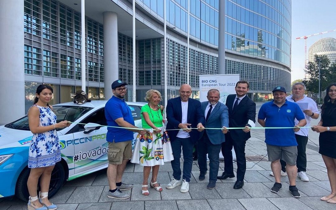 Da piazza della Regione fino a casa di Babbo Natale in auto a biometano – www.lombardianotizie.online