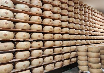 1.200 forme formaggio a famiglie in difficoltà – www.lombardianotizie.online