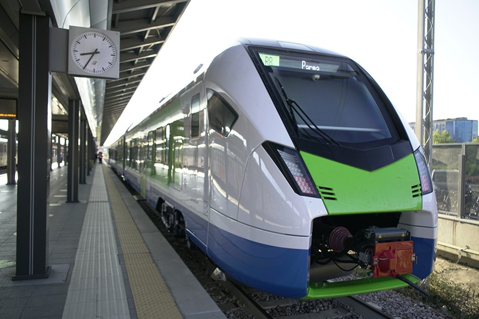 Treno diesel elettrico debutta in Lombardia, in servizio sulla Brescia-Parma – www.lombardianotizie.online