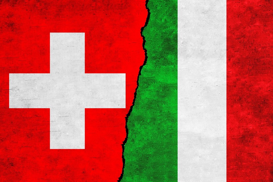 Italia-Svizzera-bandiere-per-frontalieri-2.jpg