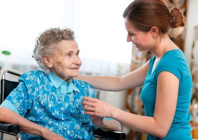 Caregiver familiare, Lombardia riconosce importanza figura con una legge – www.lombardianotizie.online