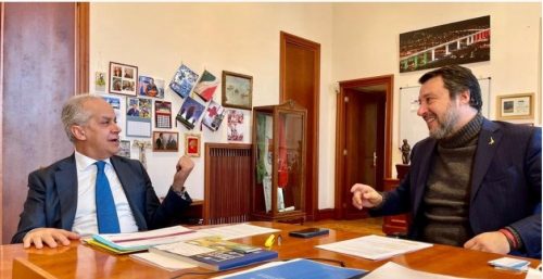 Sicurezza, accordo MIT-Ferrovie per il piano stazioni: più tornelli, vigilantes e una società ad hoc