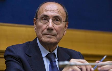 Statuto, sì del Cdm a norma attuazione. Schifani: «Dopo 80 anni riconosciuta fiscalità di sviluppo»

   – www.regione.sicilia.it
