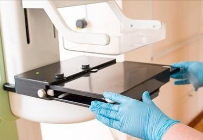 Screening del tumore della mammella, esteso anche alle donne di età compresa tra i 45 e i 49 anni e tra i 70 e i 74 anni. Salta… – www.regione.marche.it