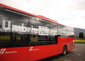 aeroporto, da oggi il nuovo servizio intermodale treno+bus diventa umbria airlink. impegno dell’assessorato ai trasporti per sostenere progetto di rilancio del “san francesco d’assisi” e ampliare i suoi collegamenti – www.regione.umbria.it