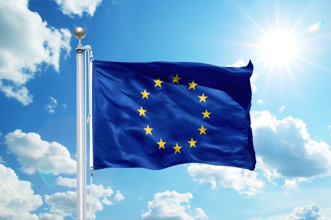 Bandiera-Europa-sventola.jpg