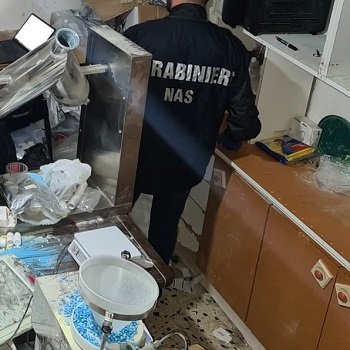 scoperto un laboratorio clandestino di sostanze dopanti in Provincia di Salerno, arrestate in flagranza due persone – www.salute.gov.it
