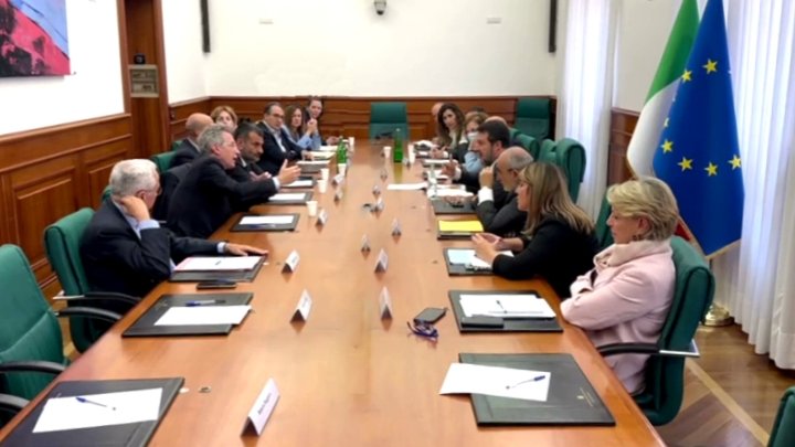 Ferrovie, Salvini incontra i sindaci di Bari e Napoli e Ferrovie – www.mit.gov.it