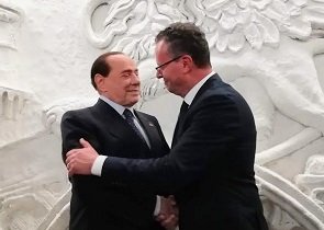 la scomparsa di silvio berlusconi, il cordoglio del vicepresidente della regione morroni: la sua visione imprenditoriale e politica ha impresso segno indelebile nella storia dell’italia – www.regione.umbria.it