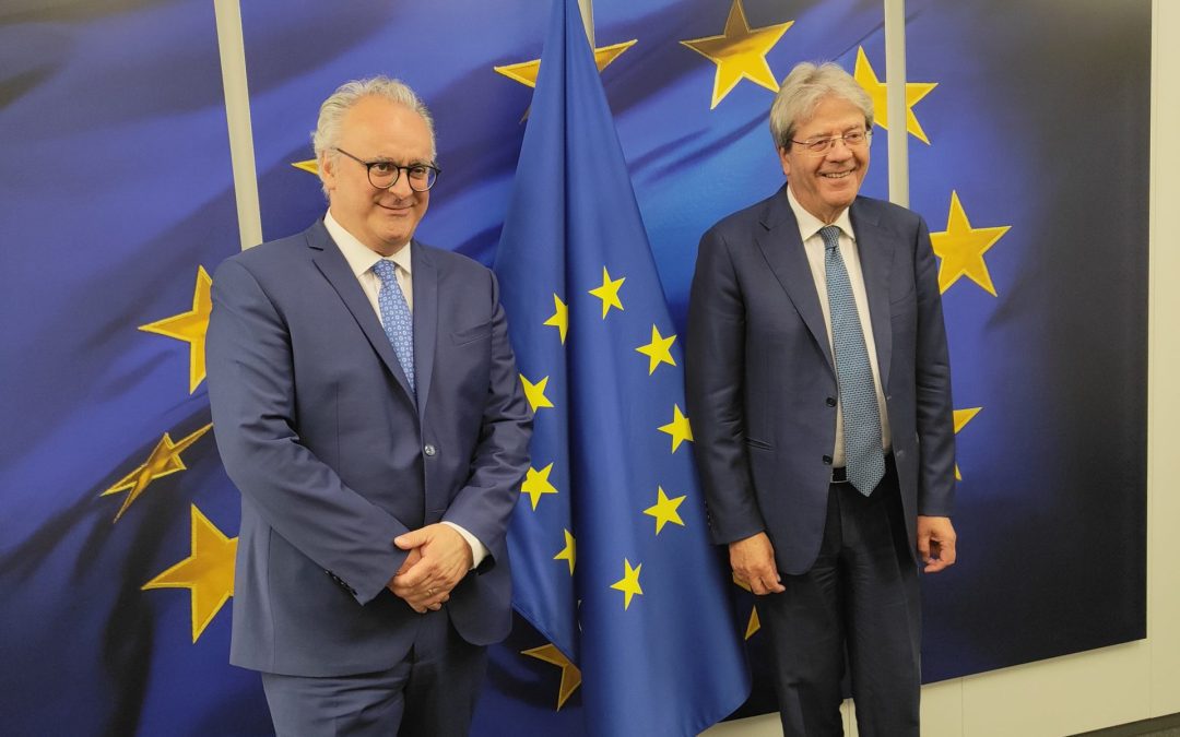 Il Presidente dell’Autorità, Nicola Zaccheo, è stato ricevuto oggi dal Commissario per l’economia UE, Paolo Gentiloni, presso la sede della Commissione europea, a Bruxelles – www.autorita-trasporti.it