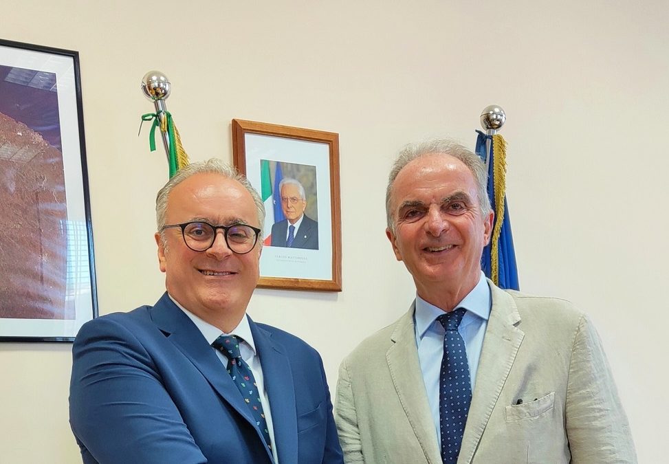 Incontro oggi presso la sede di Roma dell’Autorità di regolazione dei trasporti tra il Presidente ART, Nicola Zaccheo, e il Presidente dell’Ente Nazionale per l’Aviazione Civile, Pierluigi Di Palma – www.autorita-trasporti.it