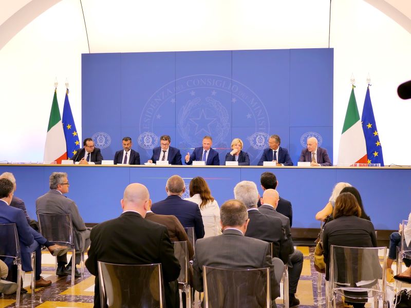 Presentata la carta "Dedicata a te" per acquisto generi alimentari di prima necessità – www.politicheagricole.it
