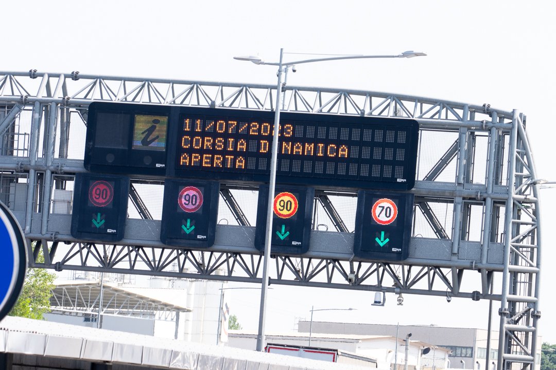 display-A4-4-corsia-dinamica.jpg