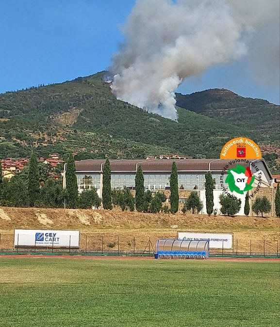 Incendio a Massanera di Reggello (Firenze)  
						 – www.toscana-notizie.it