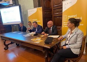 ambiente; attivato bando regionale con 5,5 milioni di euro di incentivi per sostituire stufe, caminetti e caldaie alimentati a biomasse con impianti ad alta efficienza e basse emissioni – www.regione.umbria.it