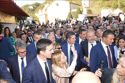 Ad Acqualagna il presidente del Consiglio Meloni, il ministro Fitto e il presidente della Regione Marche Acquaroli firmano l’Acc… – www.regione.marche.it