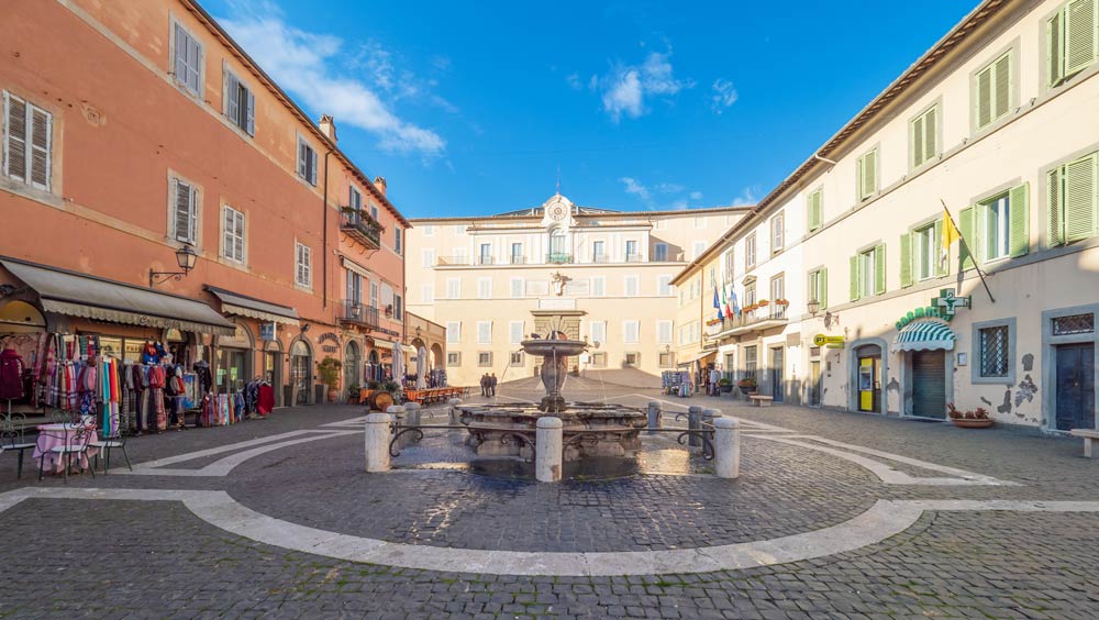 A Castel Gandolfo cinque colombe di Pace – VisitLazio – www.visitlazio.com