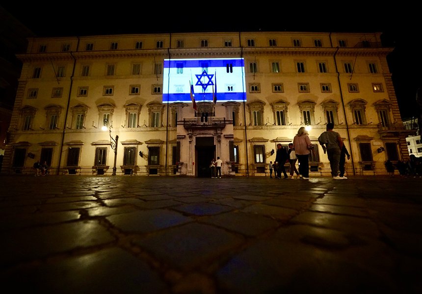 Palazzo Chigi si illumina con la bandiera di Israele – www.governo.it