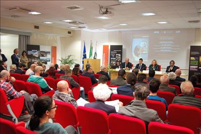 Stato di avanzamento della ricostruzione post-sisma 2016: il punto a Piediripa di Macerata e inaugurazione dell’allestimento fot… – www.regione.marche.it