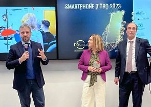Scuola Umbra di Amministrazione Pubblica vince il premio nazionale Smartphone d’Oro 2023 per la categoria “Istruzione e Ricerca” – www.regione.umbria.it