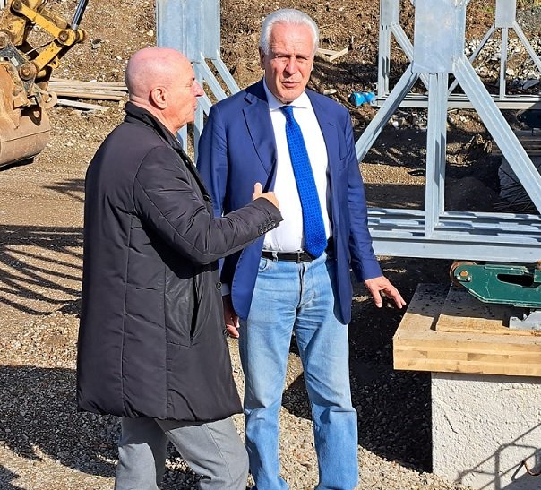 Giani ai cantieri dei Tre ponti: “Il Bailey consentirà di lavorare al nuovo ponte sul lungomare di Livorno” 
						 – www.toscana-notizie.it