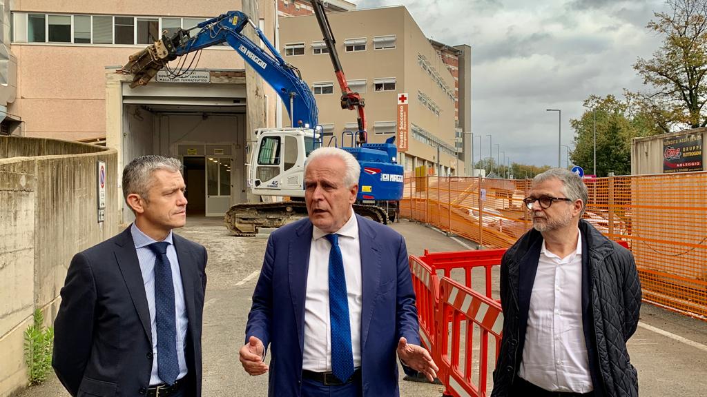 Azienda ospedaliera senese: Giani “Aperto il cantiere del lotto Volàno e inaugurata la nuova farmacia dell’Aou senese” 
						 – www.toscana-notizie.it