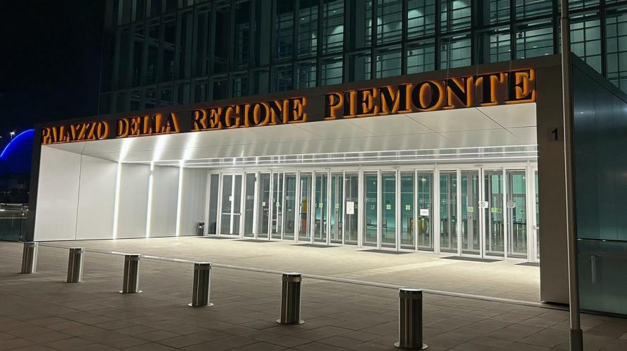 Il Grattacielo della Regione illuminato di arancione contro la violenza sulle donne
 – www.regione.piemonte.it