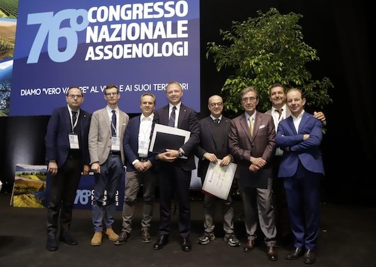 Vino. Lollobrigida: impariamo da enologi a raccontare eccellenza. PNRR fondamentale per settore – www.politicheagricole.it