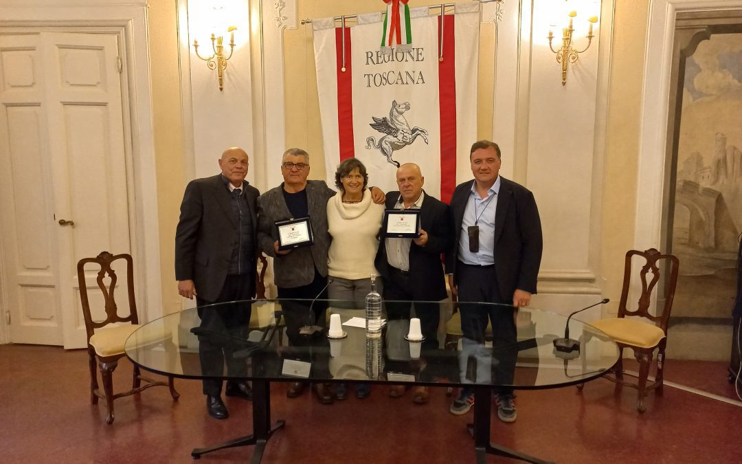 Festeggiate con due targhe le cooperative agricole di Pomonte e del Morellino di Scansano 
						 – www.toscana-notizie.it