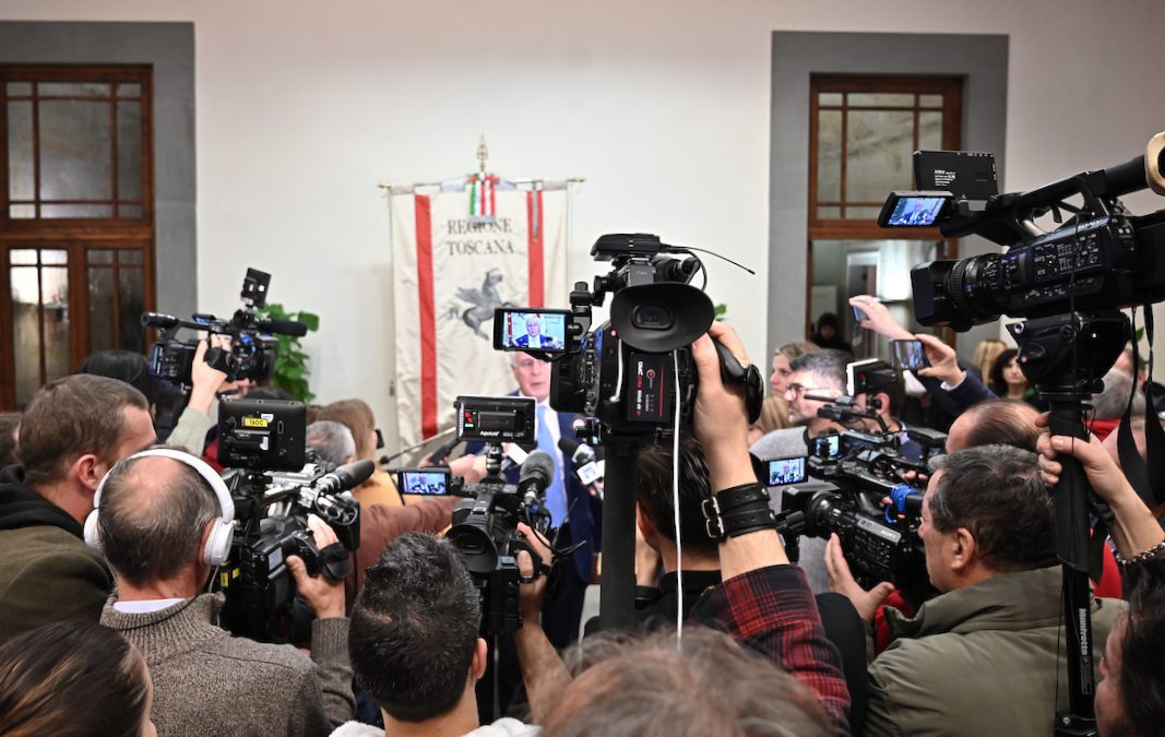 Gli auguri del presidente Giani alla stampa, venerdì 22 dicembre alle 11 
						 – www.toscana-notizie.it