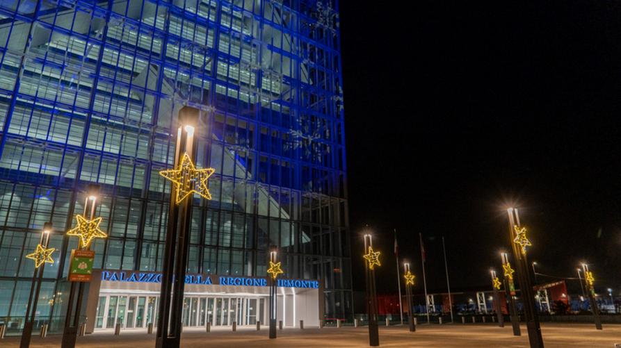 Il Grattacielo Piemonte illuminato per Natale e tutte le festività 
 – www.regione.piemonte.it