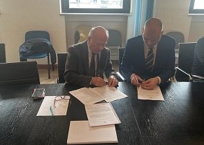 Conferenza istituzionale fra Regione e Comune di Gualdo Cattaneo sulla Variante generale al PRG comunale, sottoscritto accordo. Assessore Melasecche e sindaco Valentini: traguardo particolarmente ambito che apre a scenari di sviluppo – www.regione.umbria.it