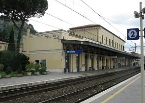 Melasecche: servizi trasporto per Orvieto decisamente migliorati in questi 4 anni, anche grazie al confronto con pendolari. tutte le possibilità di potenziamento affrontate dal tavolo congiunto con Trenitalia. le strumentalizzazioni preelettorali, come quelle della Cgil, fanno parte di ritualità ricorrente quanto inconcludente – www.regione.umbria.it