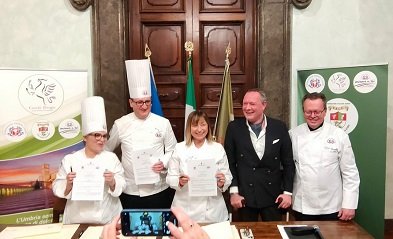 Firmato un protocollo d’intesa fra Regione, Unione Regionale Cuochi Umbri e Federazione Italiana Cuochi per la promozione e valorizzazione delle eccellenze agroalimentari umbre – www.regione.umbria.it