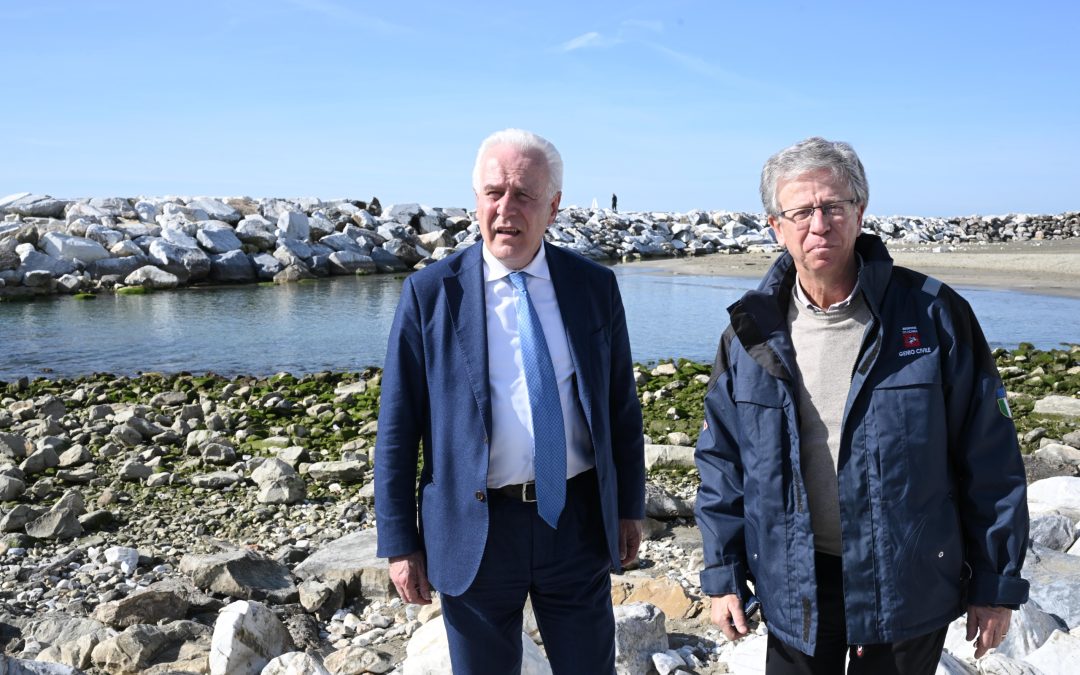 Rinforzo delle scogliere, sopralluogo di Giani a Marina di Pisa 
						 – www.toscana-notizie.it