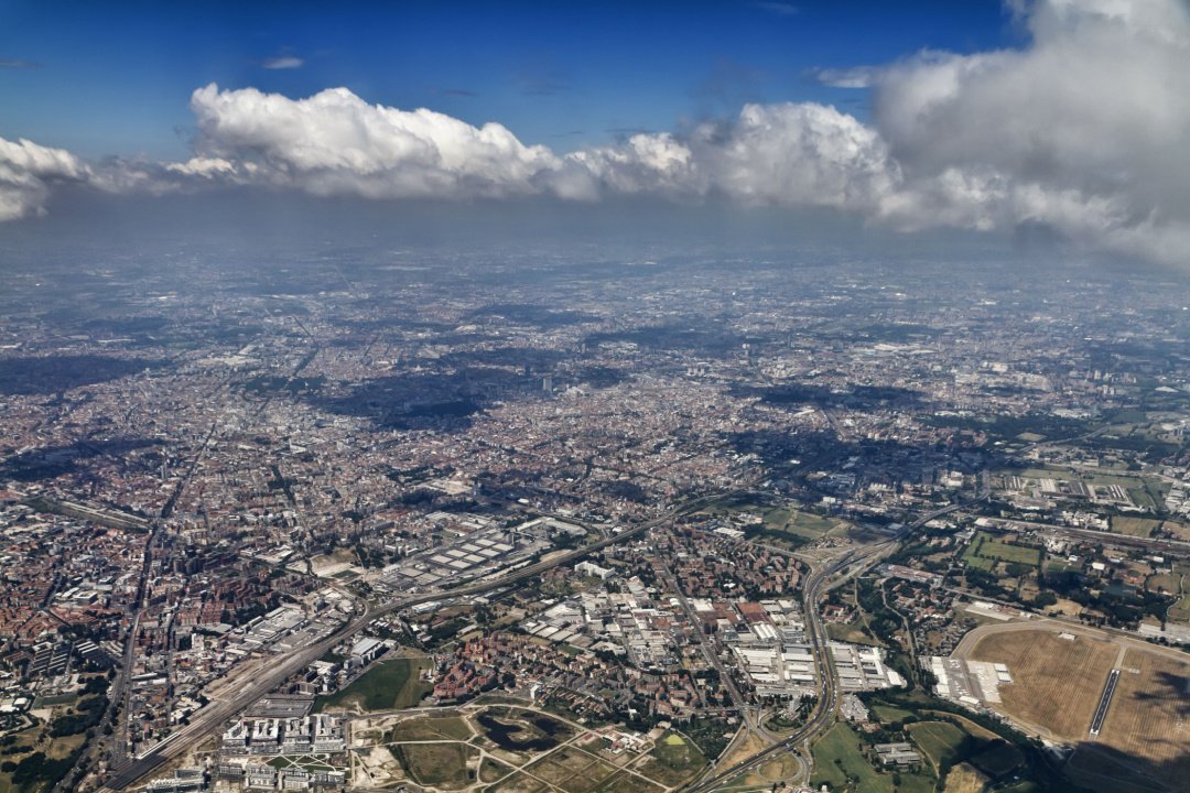 Milano-veduta-aerea.jpg