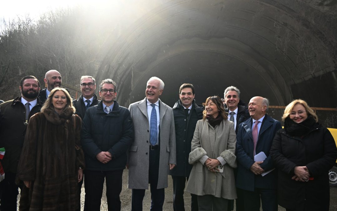 Grosseto-Fano, al via i lavori per la galleria Guinza con i tre presidenti di Regione 
						 – www.toscana-notizie.it