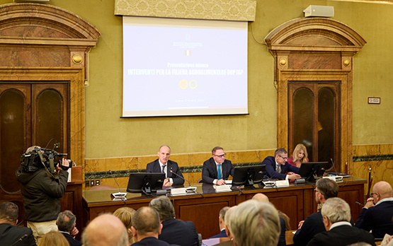 Lollobrigida: 25 milioni per i consorzi DOP/IGP, presentato decreto al Masaf – www.politicheagricole.it