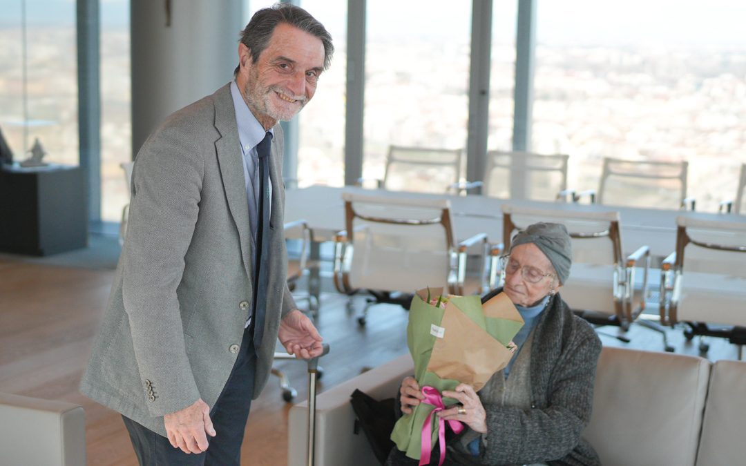 Palazzo Lombardia, ultracentenaria festeggia con Fontana il compleanno – www.lombardianotizie.online