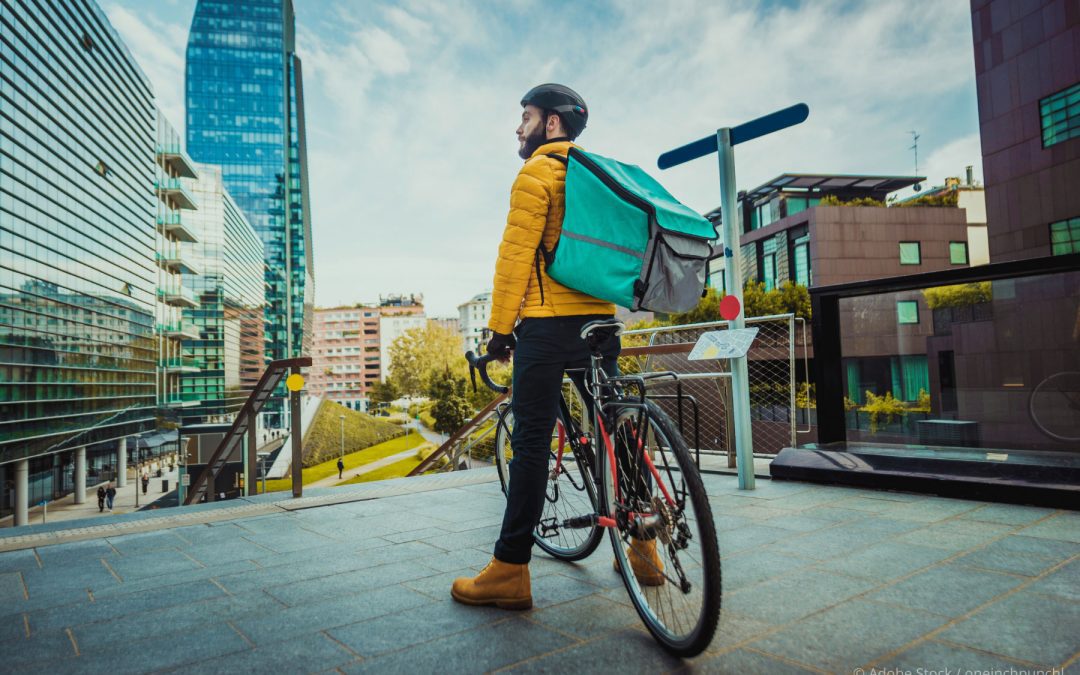 Riders: il Parlamento adotta la direttiva sul lavoro delle piattaforme | Attualità – www.europarl.europa.eu