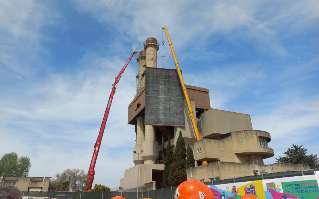 Ex inceneritore S.Donnino, Giani e Monni: “Abbattimento ciminiere segno della nuova rotta” 
						 – www.toscana-notizie.it