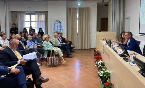 Regione Umbria e Repubblica di Slovenia: un gemellaggio ideale per tutelare le api e “coltivare biodiversità”. Grande partecipazione all’evento “Dillo con un fiore!”, dedicato alla tutela delle api e alla salvaguardia degli ecosistemi, con l’Ambasciatore della Repubblica di Slovenia in Italia testimonial di eccezione – www.regione.umbria.it