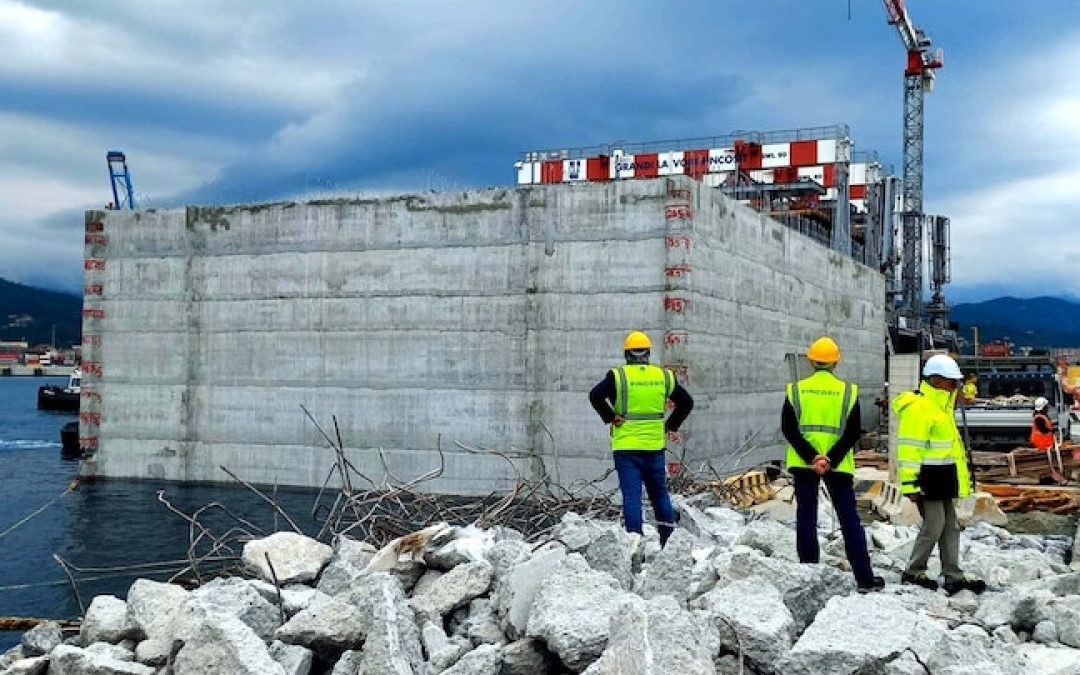 Nuova Diga Foranea: posa del primo cassone nel porto di Genova – www.mit.gov.it