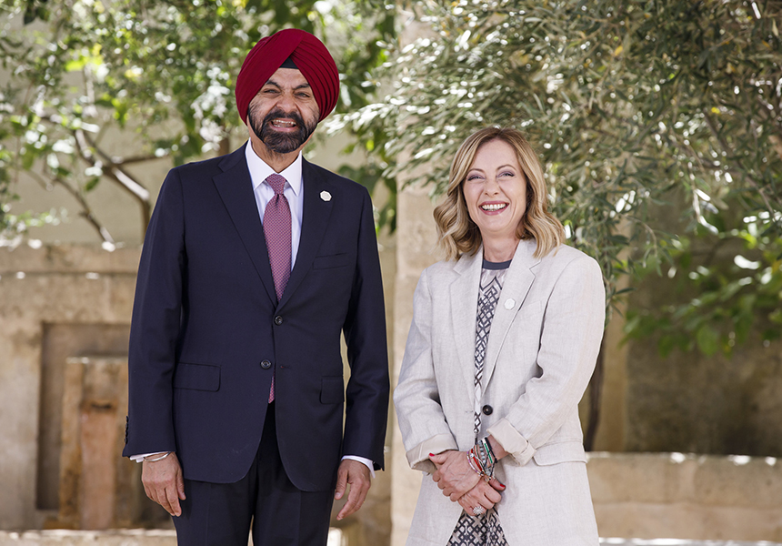 Vertice G7, incontro bilaterale Meloni – Banga (Presidente Banca Mondiale) – www.governo.it