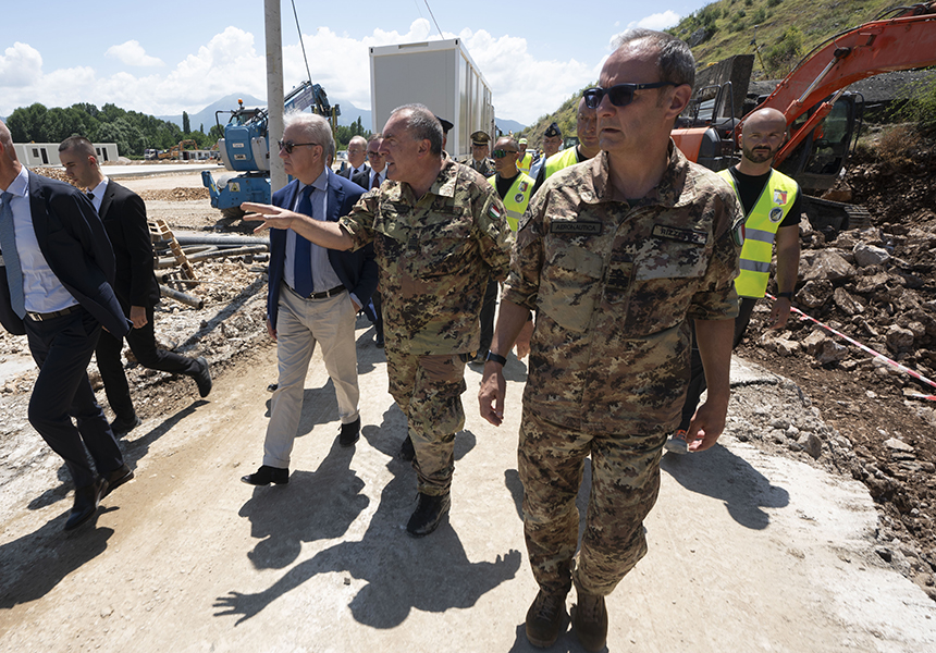 Visita del Sottosegretario Mantovano a Shengjin e Gjader: cronoprogramma rispettato, apertura centri confermata – www.governo.it
