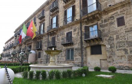 Regione, sì al riaccertamento dei residui. Schifani: «Nei prossimi mesi pagamenti per 1,5 miliardi»

   – www.regione.sicilia.it