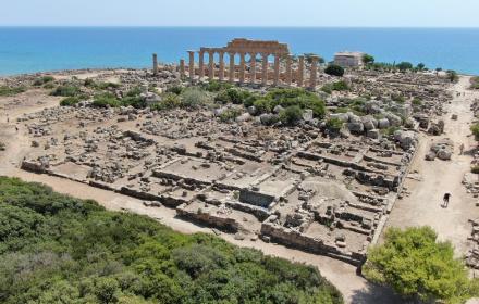 Selinunte, scavi portano alla luce un nuovo piccolo tempio. Scarpinato: «Scoperta di grande valore»