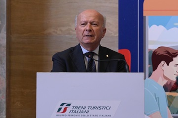 Presentato alla stazione Roma Ostiense l’Espresso Assisi, il nuovo collegamento autunnale di FS Treni Turistici Italiani (società del Gruppo FS Italiane). Melasecche: “I turisti verranno a visitare l’Umbria con il treno e potranno portare le loro biciclette” – www.regione.umbria.it