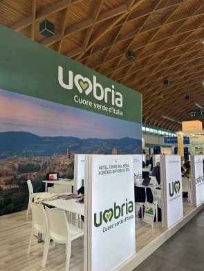 Turismo: la Regione Umbria al TTG di Rimini ha portato due grandi progetti, “Vademecum: “Accessibilità e fruibilità dei cammini: un metodo di lavoro” e “Trasimeno per tutti” – www.regione.umbria.it